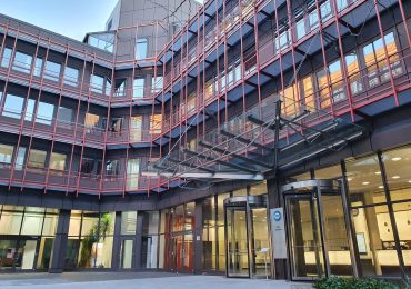 德国莱茵SUD会议厅。图片由Kubi Sertoglu。