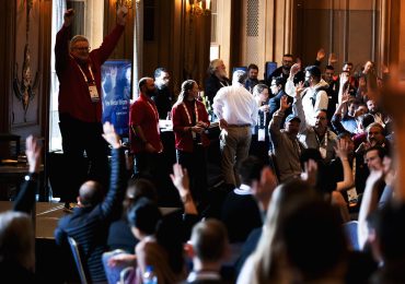 新成员欢迎AMUG 2022年的会议上。通过AMUG照片。