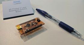 纳米尺寸的3 d印刷电子产品。图片由业迈克尔蚀刻。