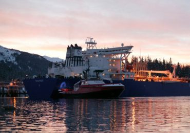 康菲石油公司的极地奋进号油轮。