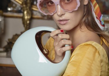 ROCIO经典木制手提包。图片来自NMIS。