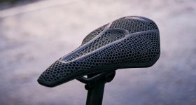 Argo自适应短鼻马鞍的3D打印晶格。图片来自Fizik。