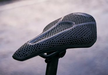 Argo自适应短鼻马鞍的3D打印格子。图片来自Fizik。