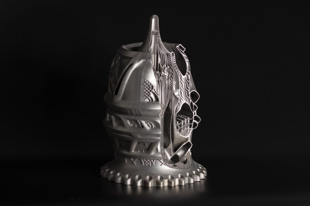 一个3 d印刷喷管和钟火箭发动机使用Hyperganic核心设计。通过EOS照片。