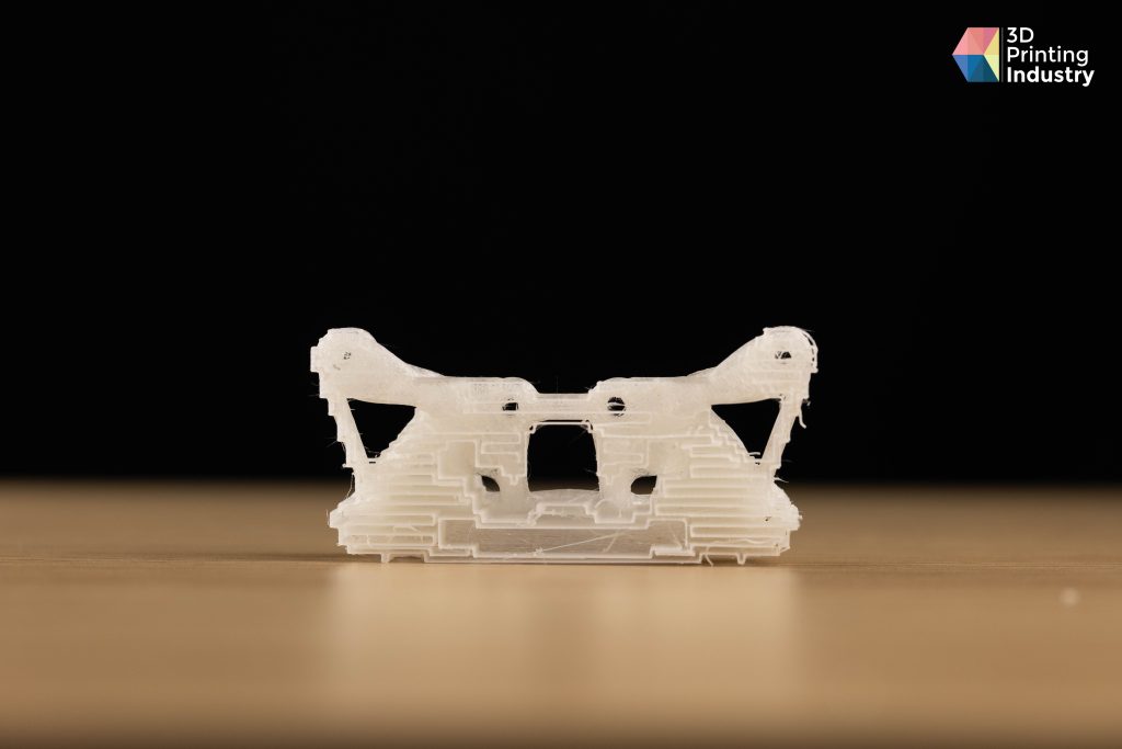 在移除支架前打印VXL 90。图片来自3D打印行业江南平台版。江南平台版