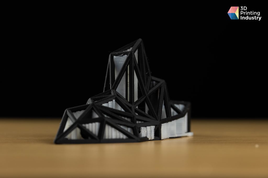 在移除支架前打印VXL 70。图片来自3D打印行业江南平台版。江南平台版