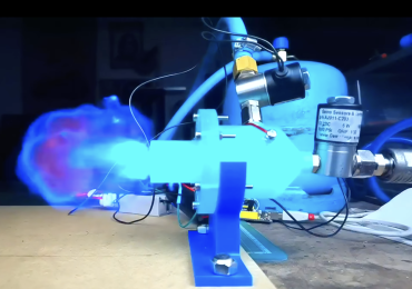 特色图像显示Integza的3D打印发动机原型在爆震期间。图片来源:Integza