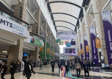 IMTS 2022期间的麦考密克广场。Paul Hanaphy拍摄。