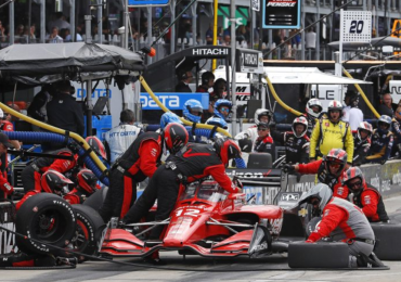 Will Power在9月赢得了Penske车队的第17届印地赛车系列赛冠军。潘斯克车队一直在通过Stratasys扩大其3D打印能力，以比以往更快江南平江南平台版台版的速度将更好的零件推向赛道。图片来自Stratasys。