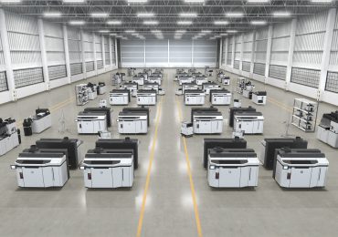 生产车间的工业3D打印机- HP Jet Fusi江南体育娱乐官方网站on 5200。图片来自惠普。