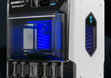 Stratasys J3 DentaJet 3D打印机。图片来自Stratasys。