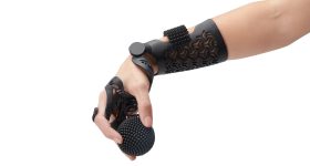 3 d打印矫正器。通过HeyGears照片。